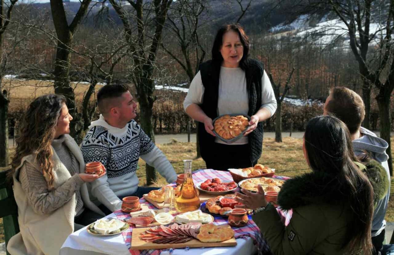 Seoski Turizam Melovic Rozanstvo Buitenkant foto