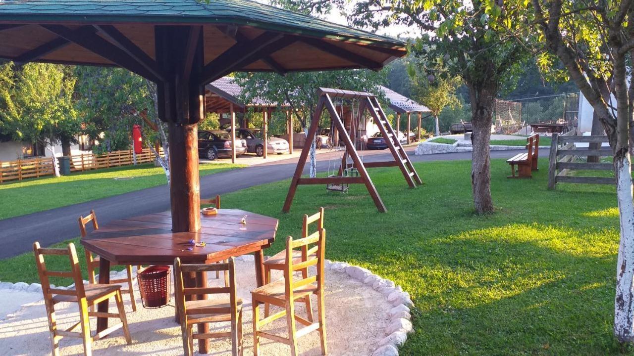 Seoski Turizam Melovic Rozanstvo Buitenkant foto