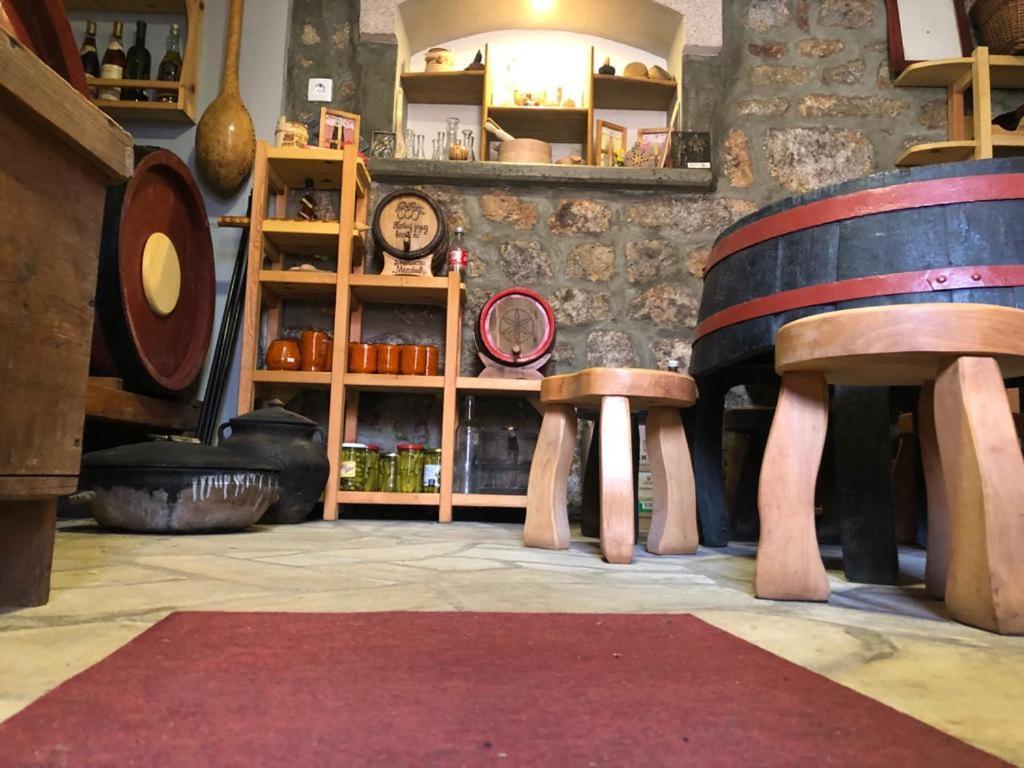 Seoski Turizam Melovic Rozanstvo Buitenkant foto