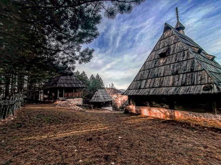 Seoski Turizam Melovic Rozanstvo Buitenkant foto