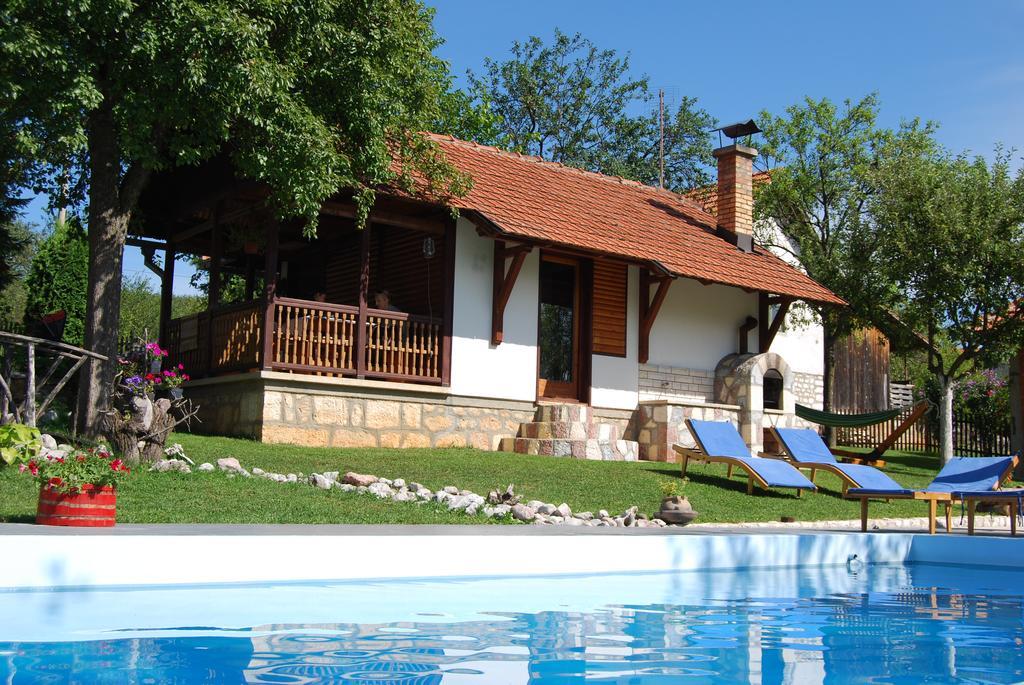 Seoski Turizam Melovic Rozanstvo Buitenkant foto